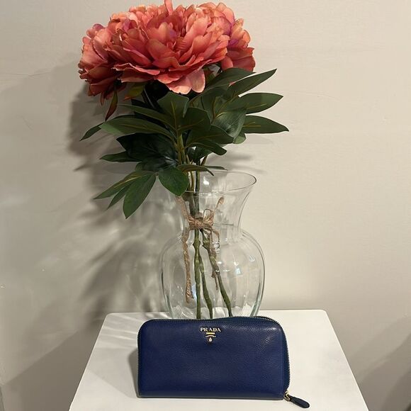 Authentic Prada Wallet - Picture 5 of 5